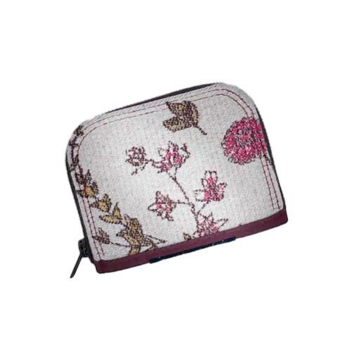 Un petit porte-cartes et monnaie zippé fait avec du tissu d'écharpe au motif floral dans les tons roses sur fond écru et du liège brique.